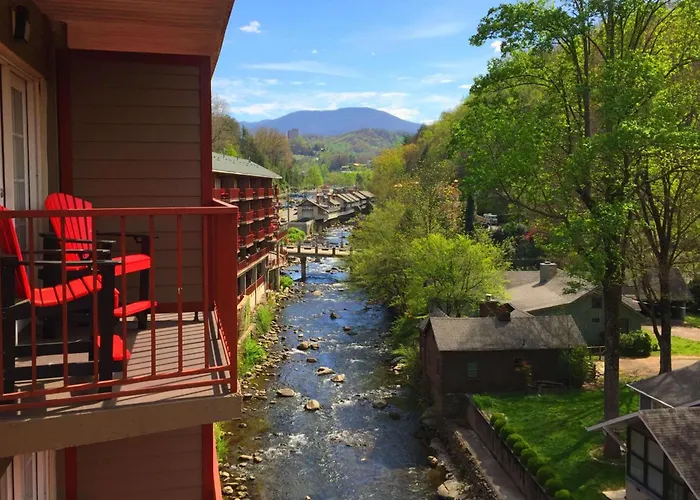 Cheap hotel: Baymont By Wyndham Gatlinburg On The River